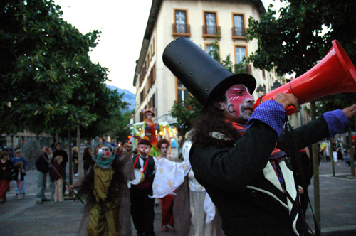 Crearc2005_parade_01